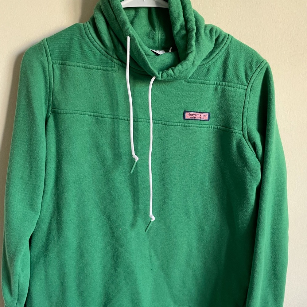Vineyard vines sweatshirt